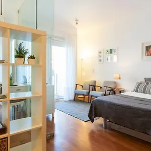 Santa Catarina - No Centro Da Com Garagem, Perto Do Timeout Market Lissabon